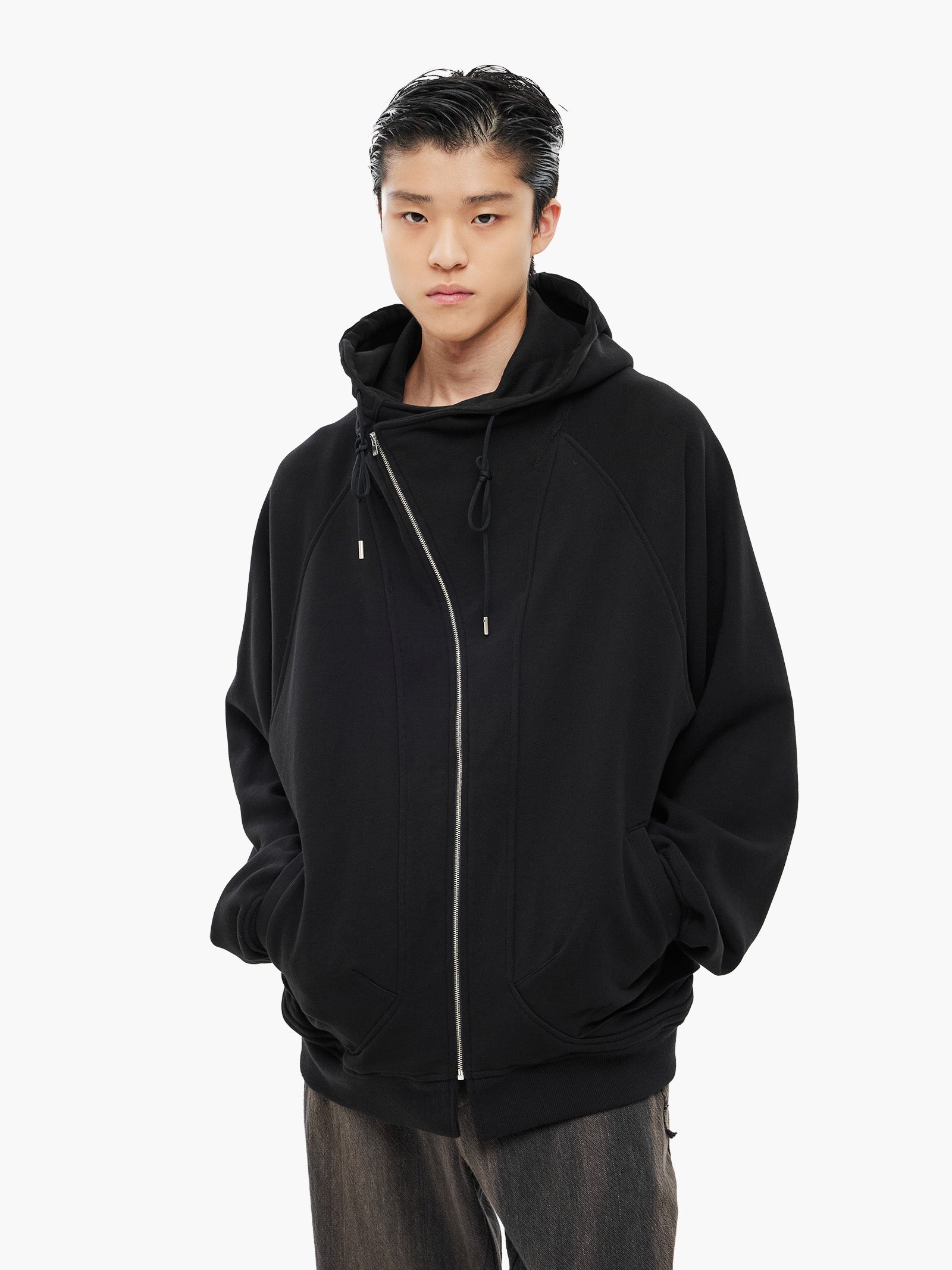 Jiyong　81 Jiyong Kim - Asymmetric Zip-Up Hoodie (Black) | TRAB K-Fashion Aust