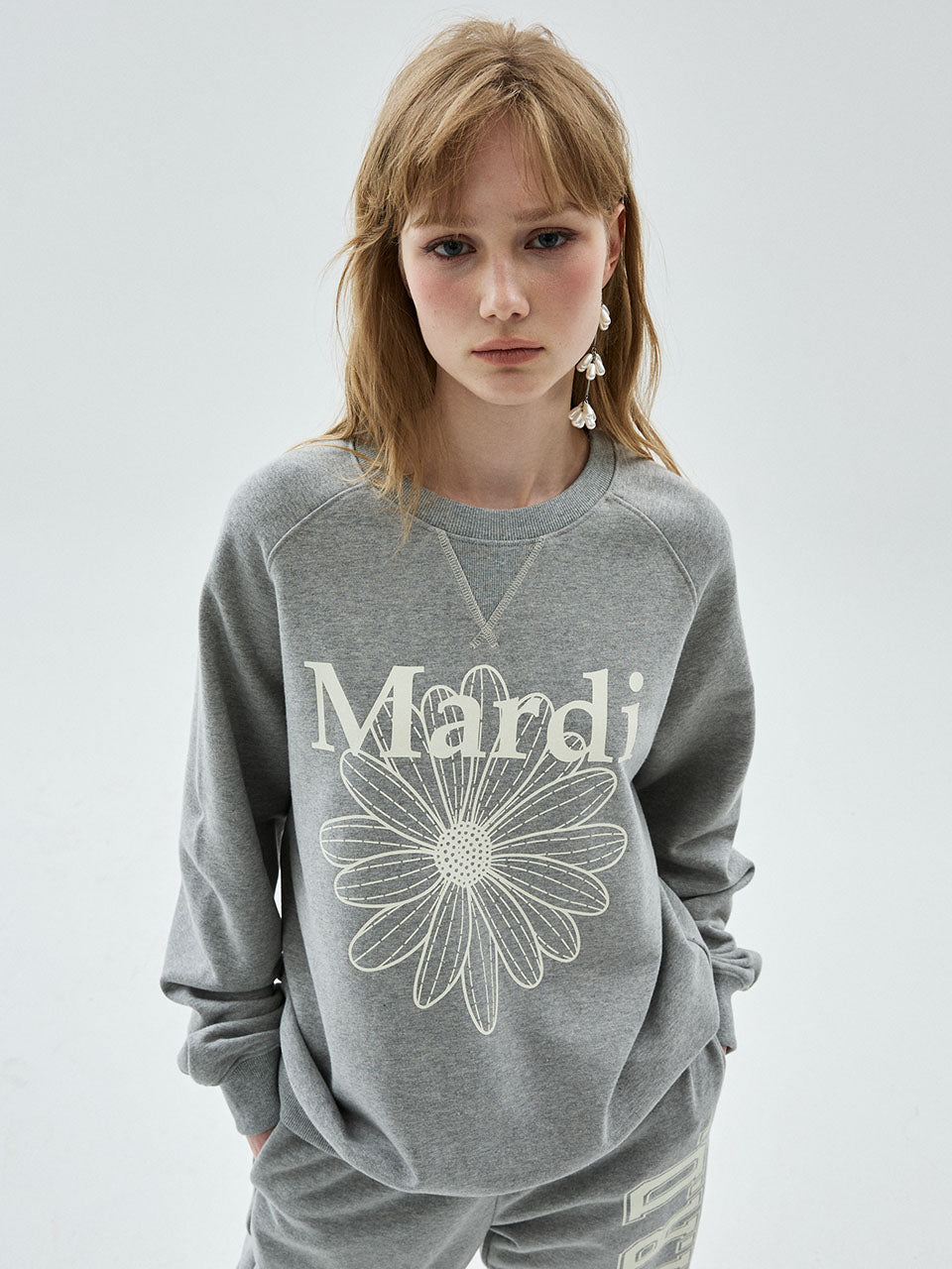 Mardi Mercredi - Sweatshirt Raglan Flowermardi (Grey Ivory) product image 1 | TRAB K-Fashion Australia