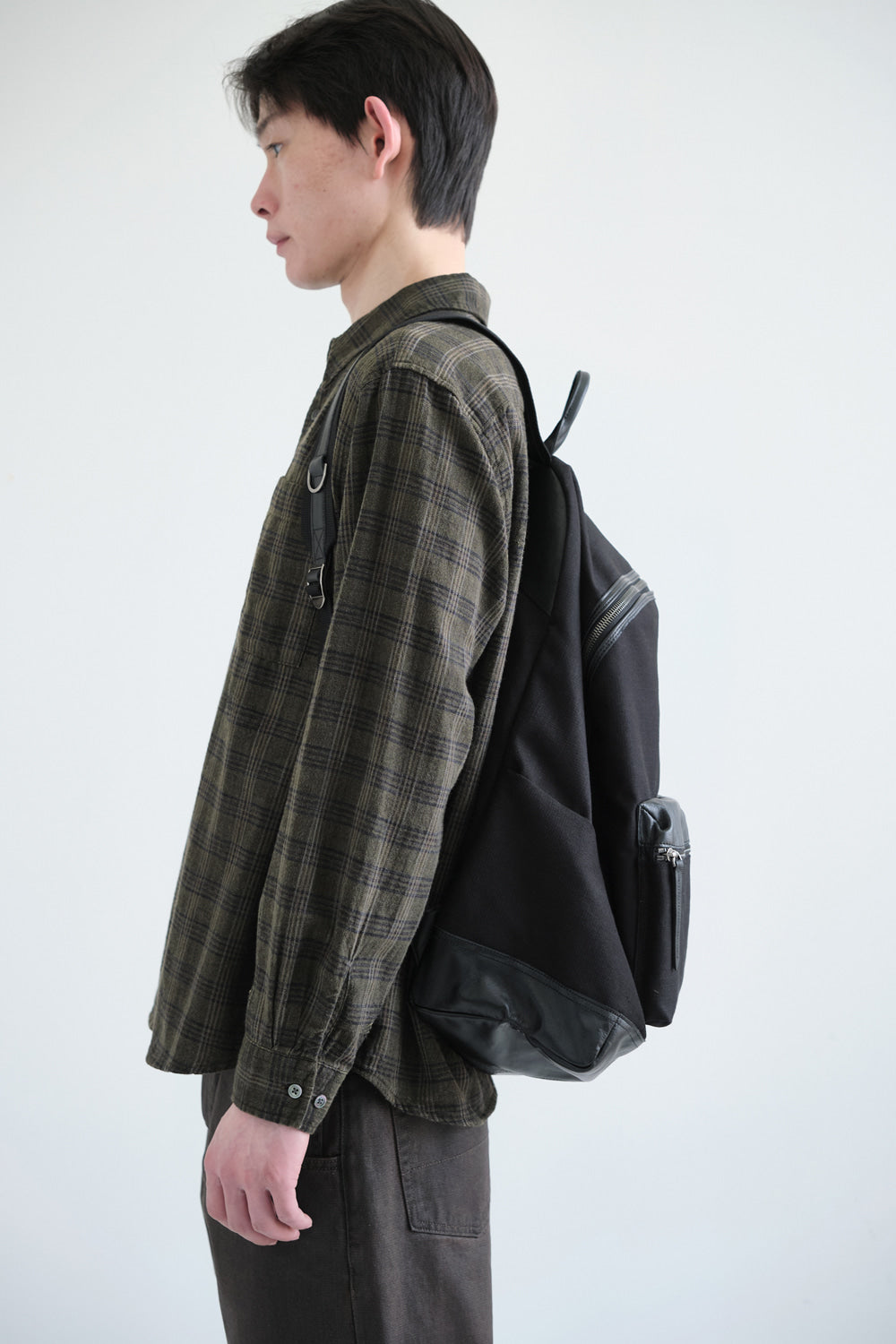 Hatchingroom - Leather Daypack Big (Black) product image 6 | TRAB K-Fashion Australia