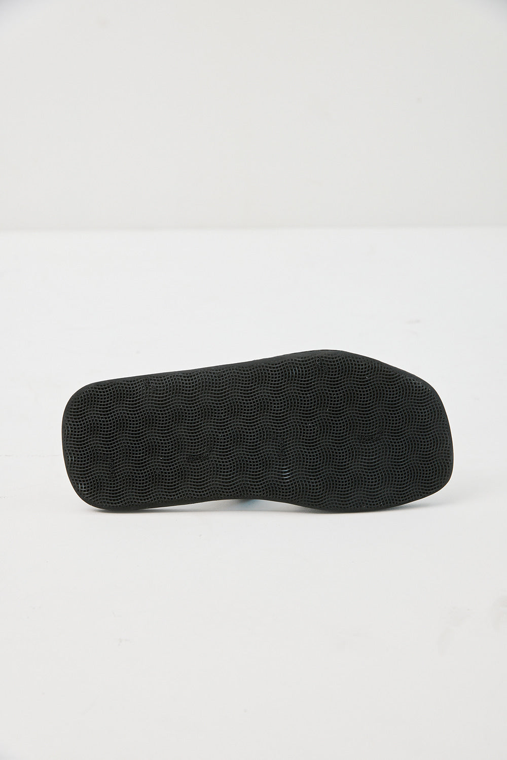 Hatchingroom - 05 Leather Flip Flops (Black) product image 9 | TRAB K-Fashion Australia