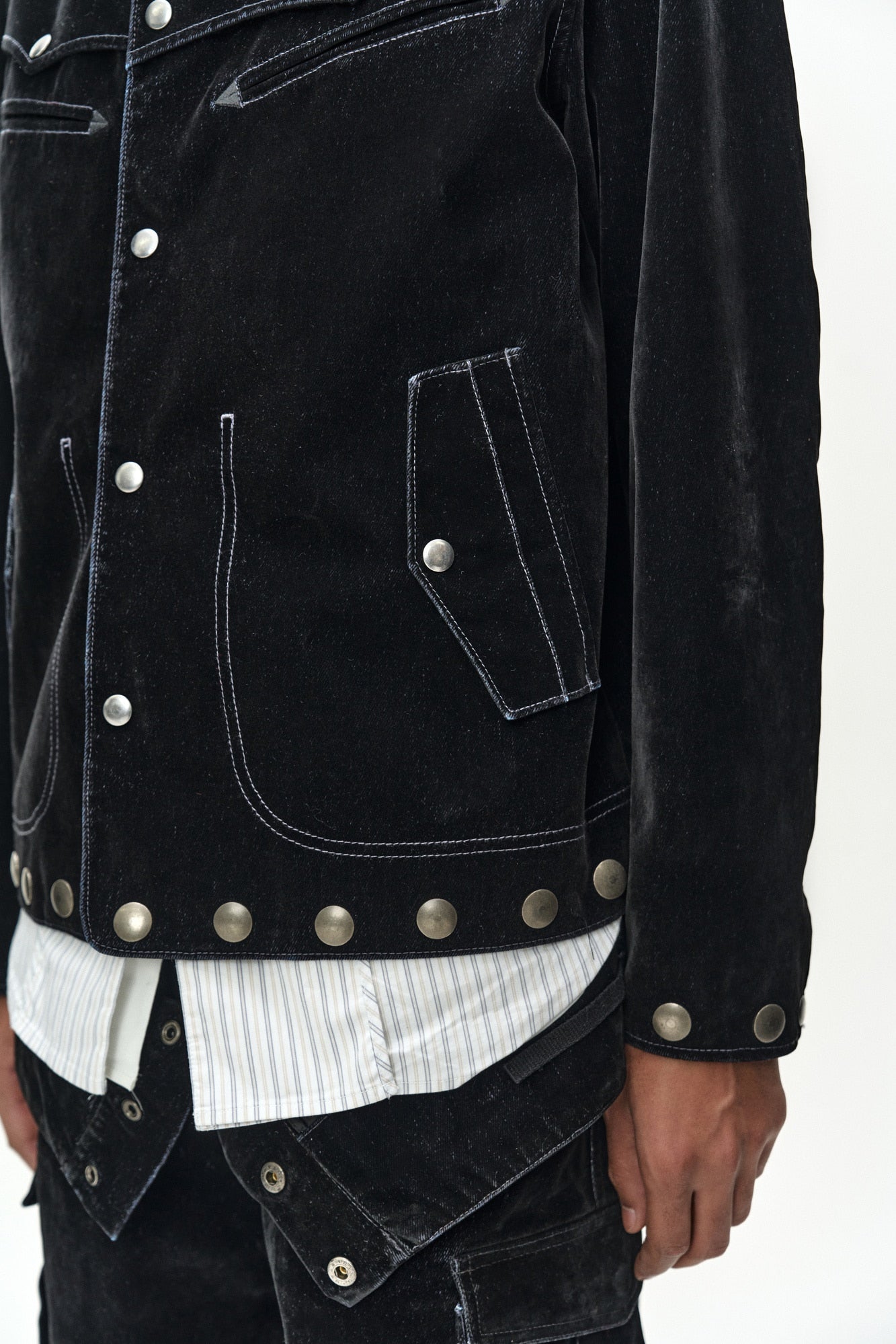Andersson Bell - Atlanta Flock Velvet Jacket (black) (Black) product image 12 | TRAB K-Fashion Australia