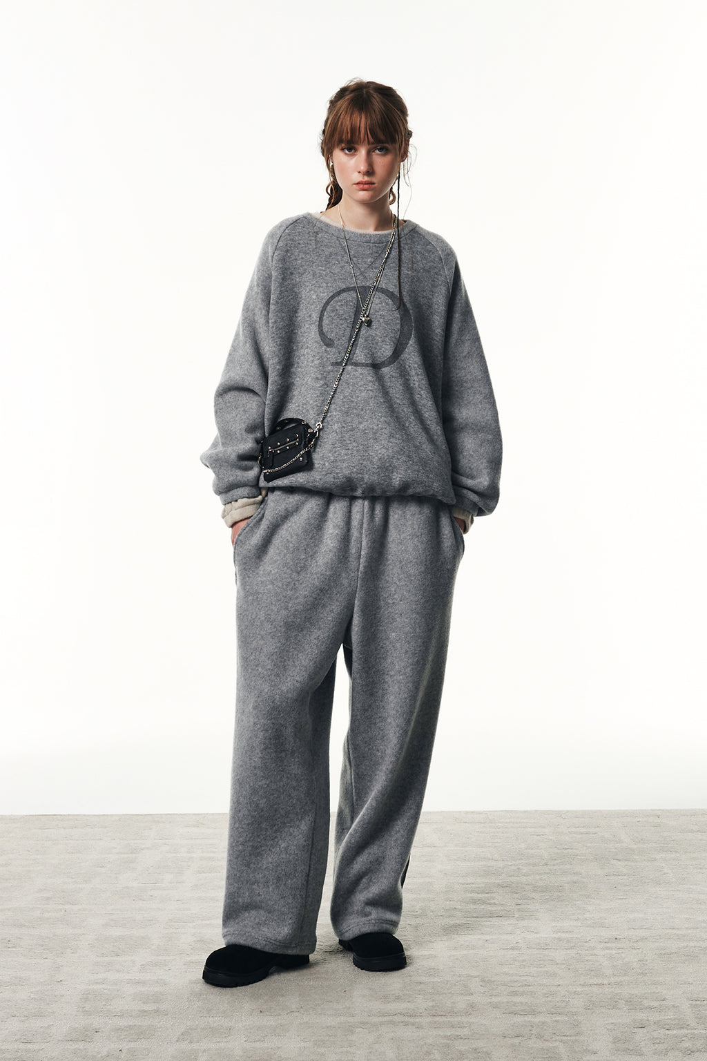 Deinet - Smooth D Logo Sweatshirts (Grey) product image 5 | TRAB K-Fashion Australia