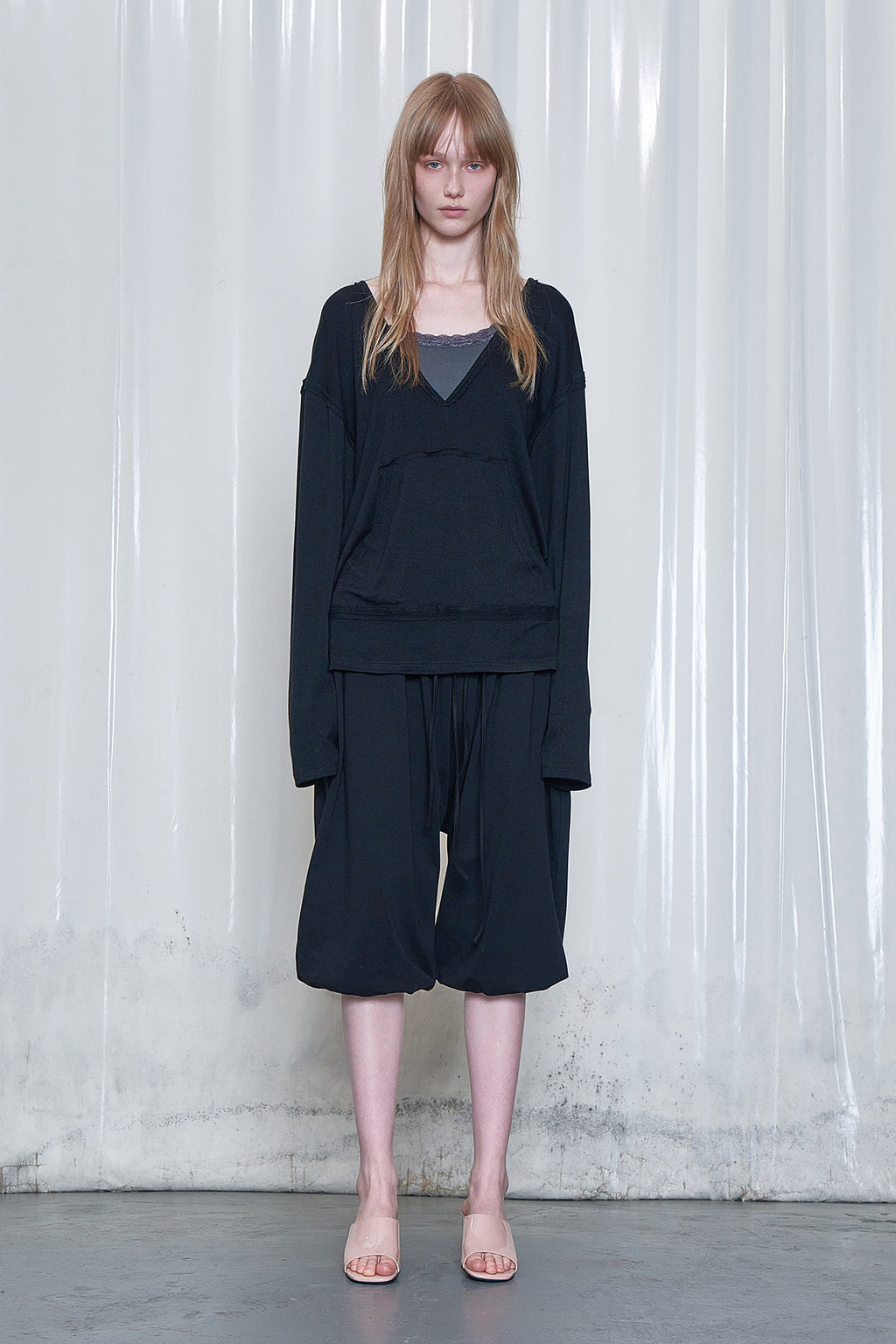 Deinet - Raw V Long Sleeve (Black) product image 1 | TRAB K-Fashion Australia