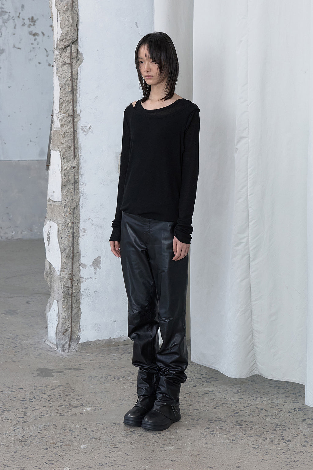 Deinet - Layered Long Sleeve (Black) product image 2 | TRAB K-Fashion Australia