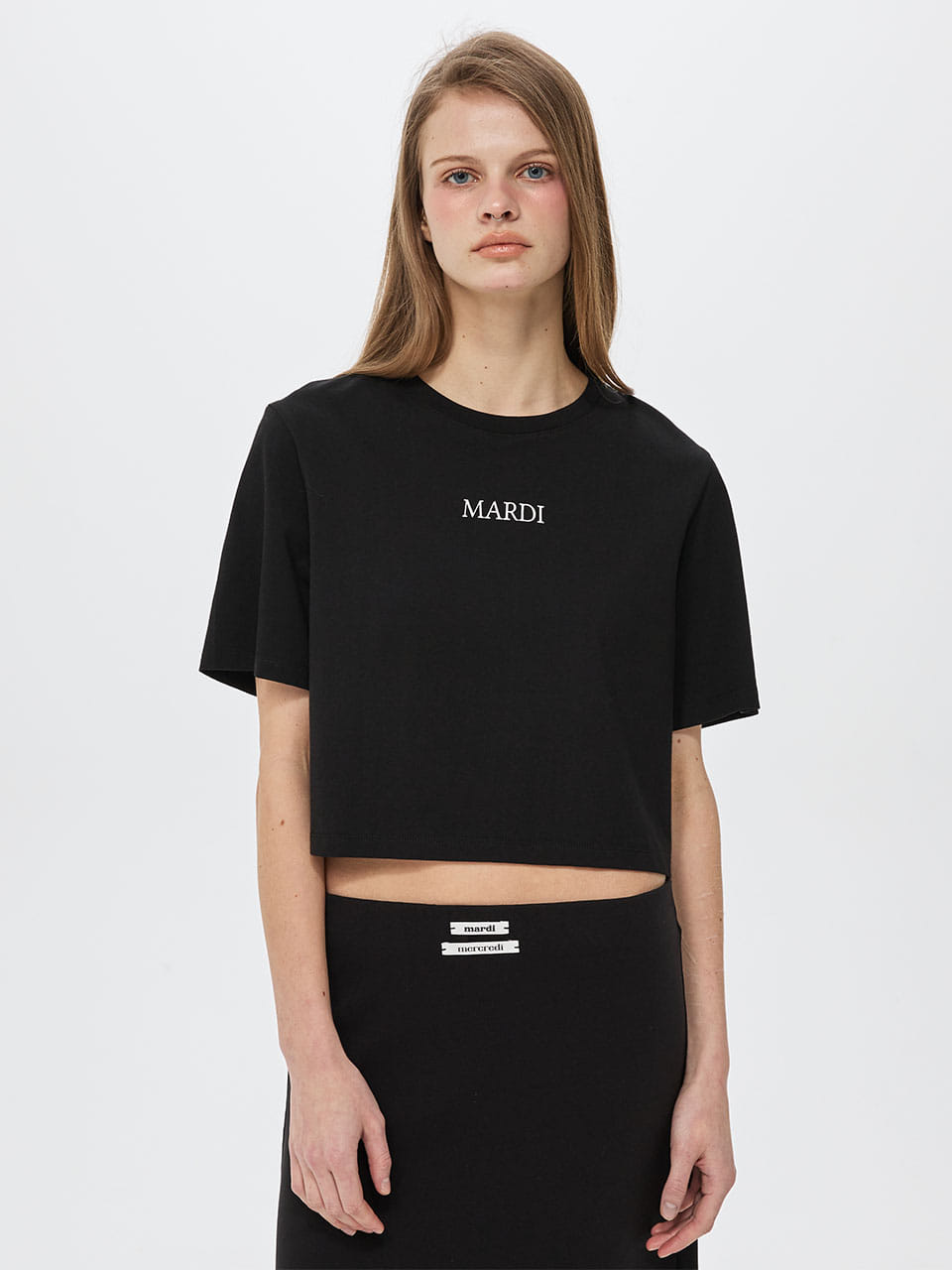 Mardi Mercredi - Cropped Basic Tshirt Mardi Serif Logo (Black) product image 1 | TRAB K-Fashion Australia