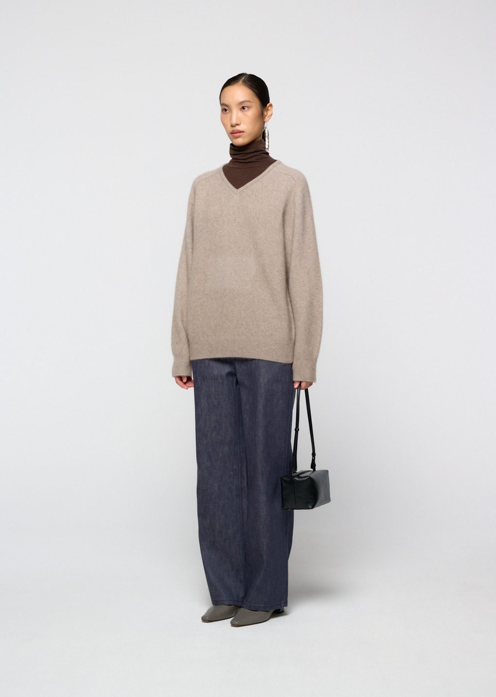 Amomento - Racoon v-neck knit (Beige) product image 3 | TRAB K-Fashion Australia