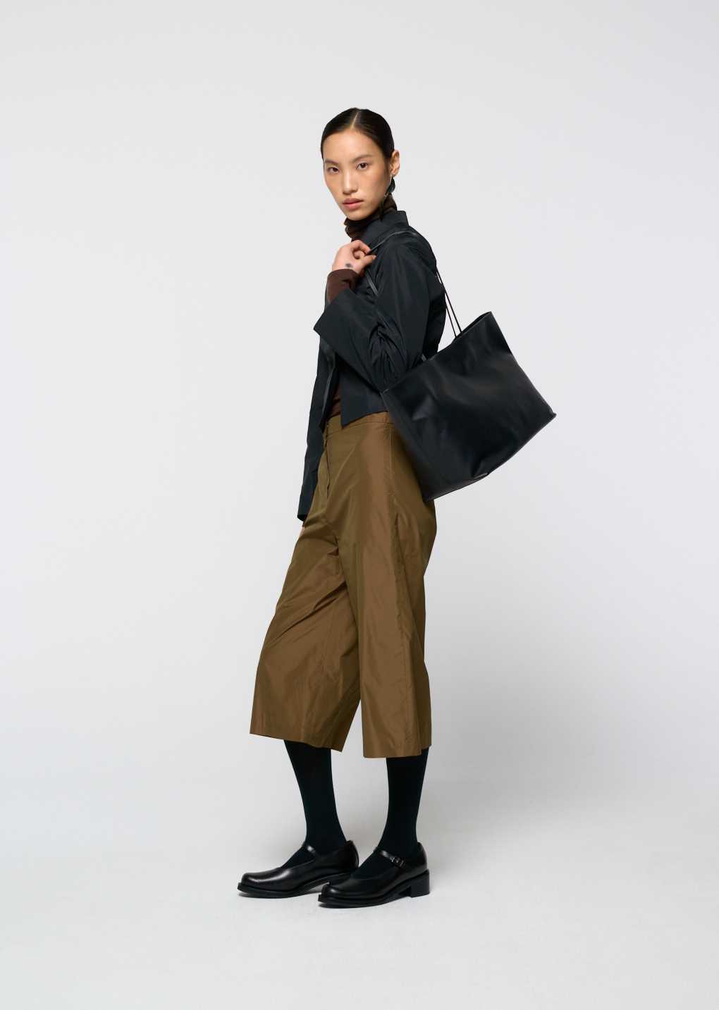 Amomento - Large leather tote bag (Black) product image 5 | TRAB K-Fashion Australia
