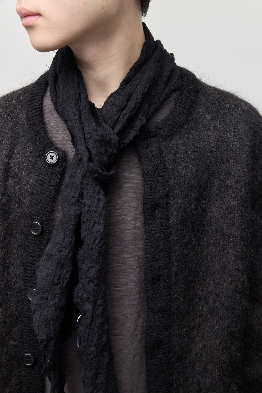 Hatchingroom - Crinkle Gauze Muffler (Black) product image 5 | TRAB K-Fashion Australia