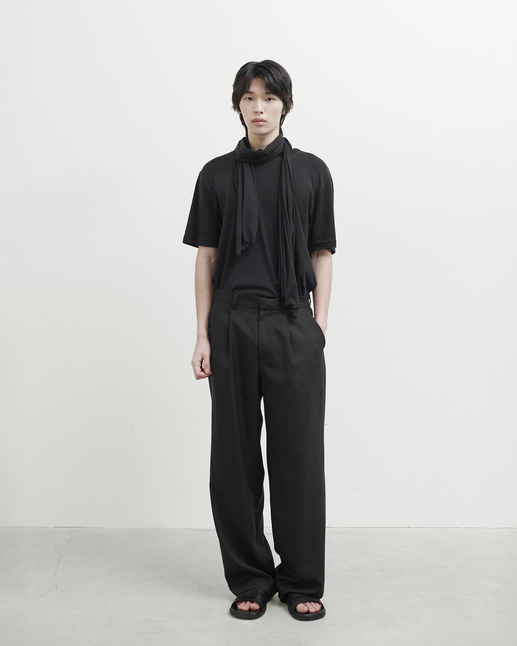 Brownyard - Cashmere Half Sleeve (Black) product image 1 | TRAB K-Fashion Australia