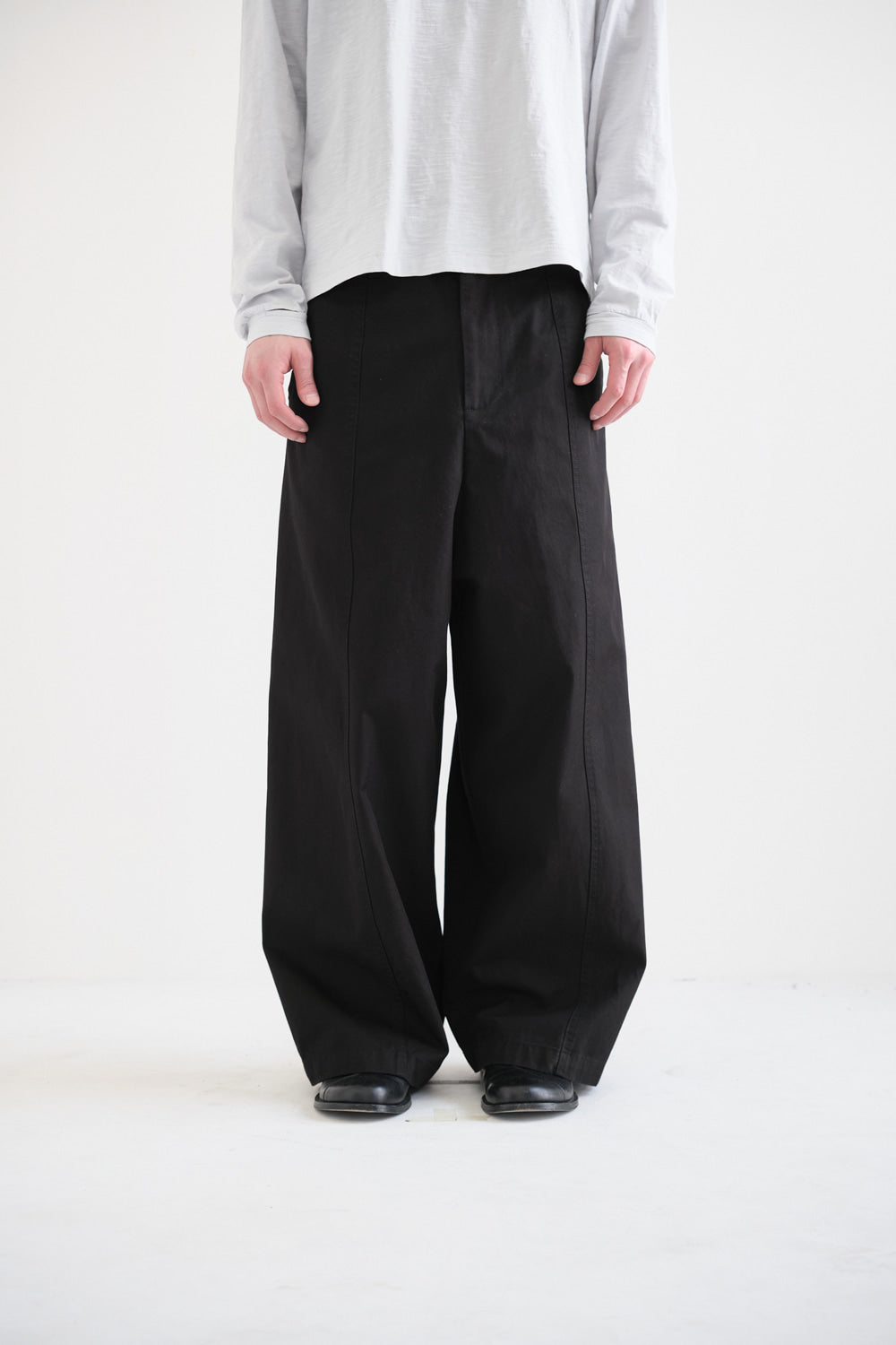 Hatchingroom - Slump Trousers (Black) product image 3 | TRAB K-Fashion Australia