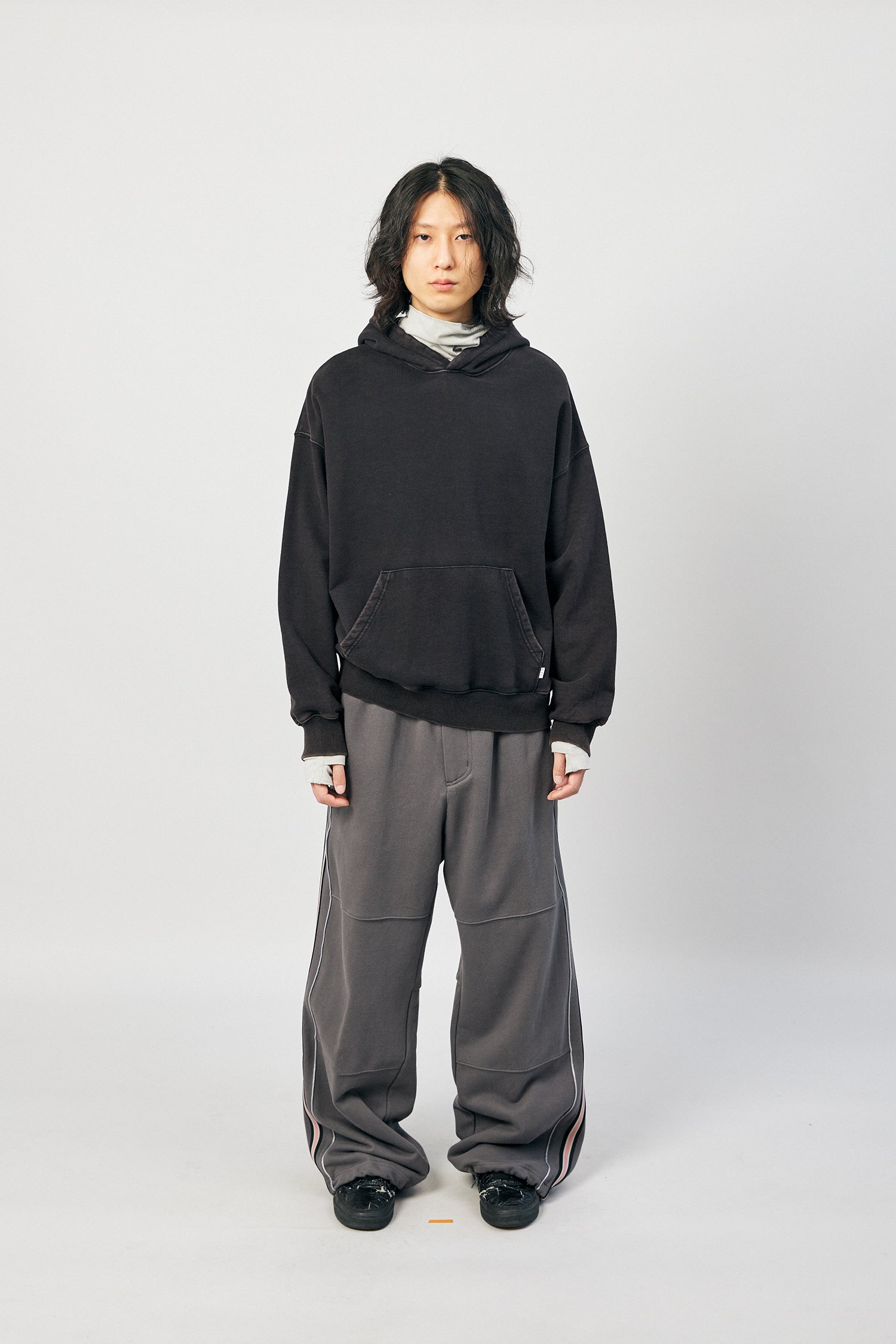 Hatchingroom - Wide Track Sweat Pants (Charcoal) product image 2 | TRAB K-Fashion Australia