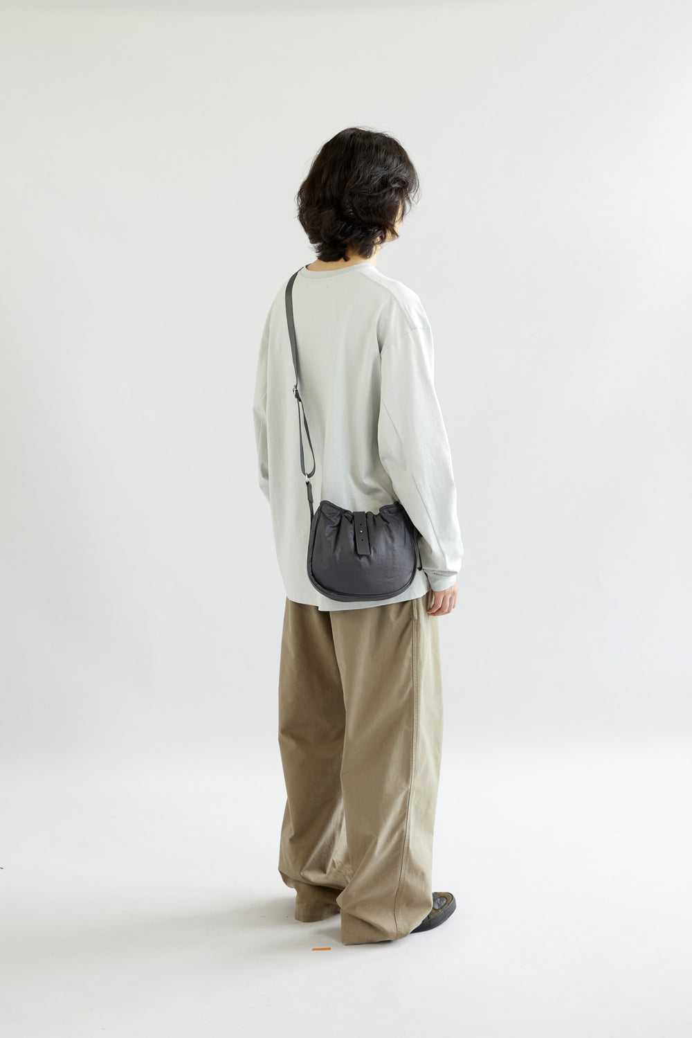 Hatchingroom - Wavy Bag Mini Padded Nylon (Charcoal) product image 8 | TRAB K-Fashion Australia