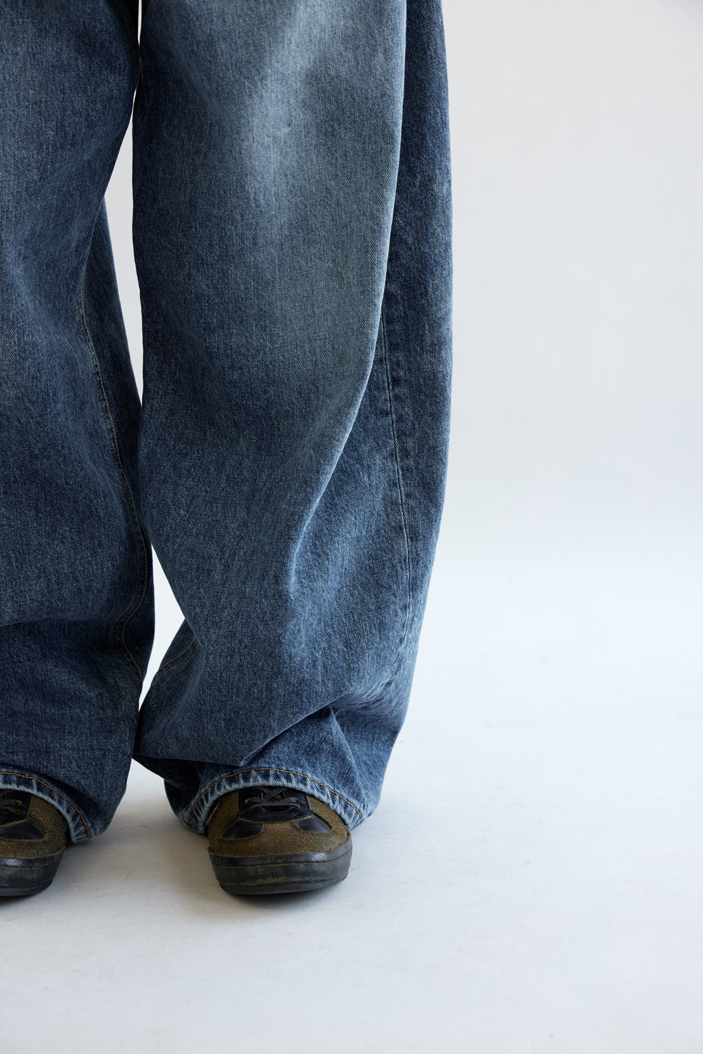 Hatchingroom - Wide Curve Jeans Washed (Blue) product image 13 | TRAB K-Fashion Australia