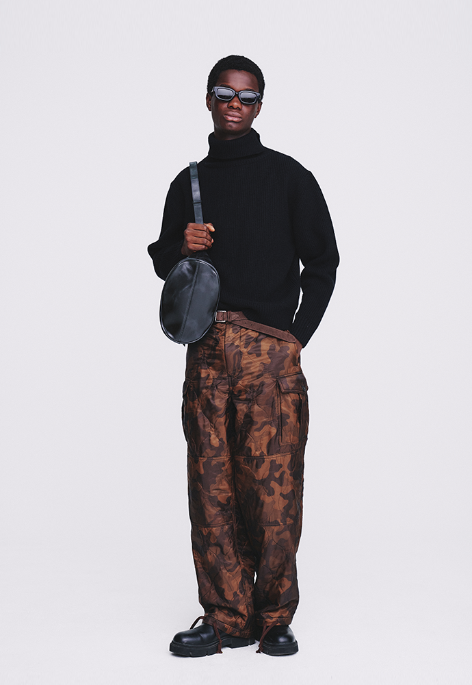 Tonywack - Hard Twist Wool Slit Turtleneck Knit (Black) product image 4 | TRAB K-Fashion Australia