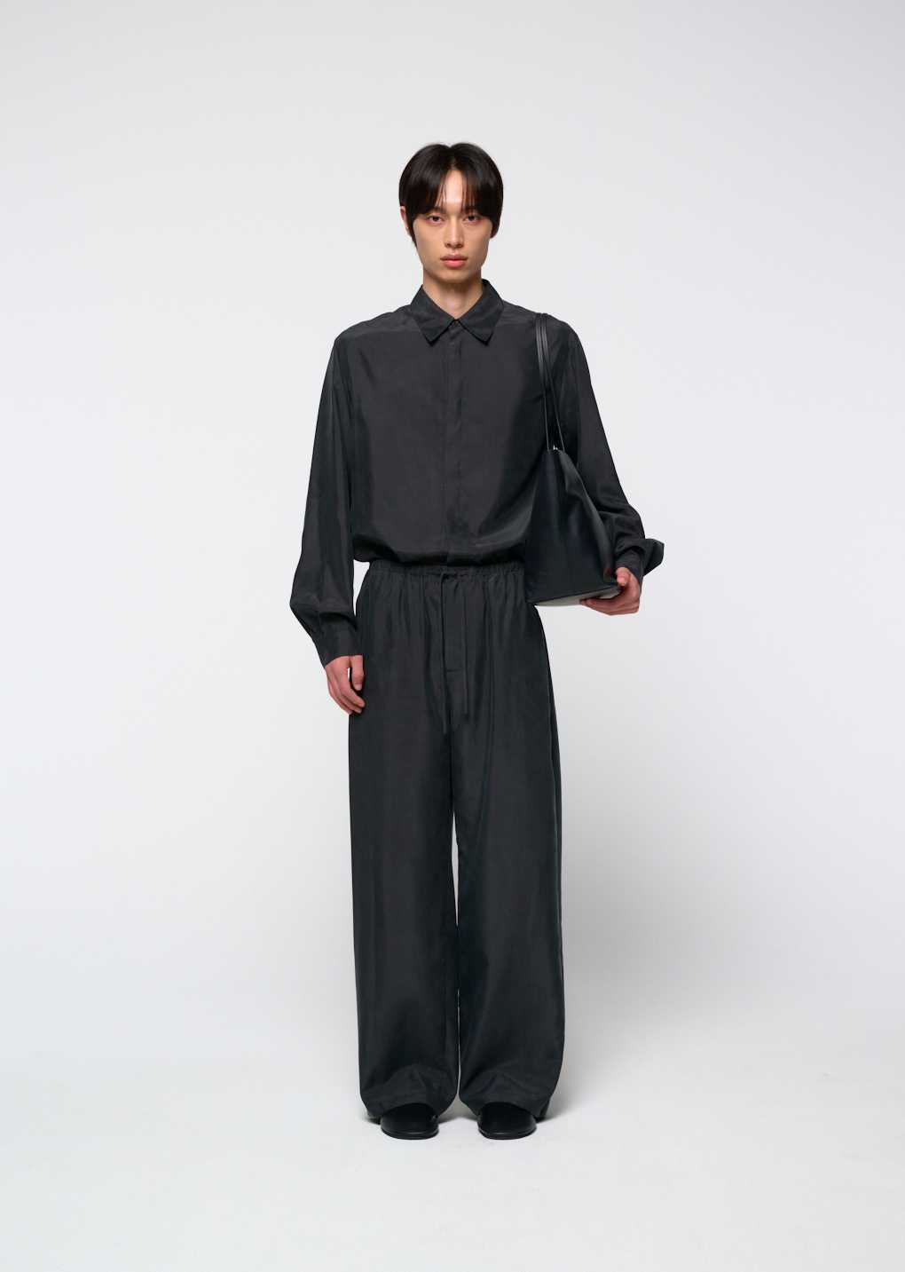 Amomento - Large leather tote bag (Black) product image 7 | TRAB K-Fashion Australia
