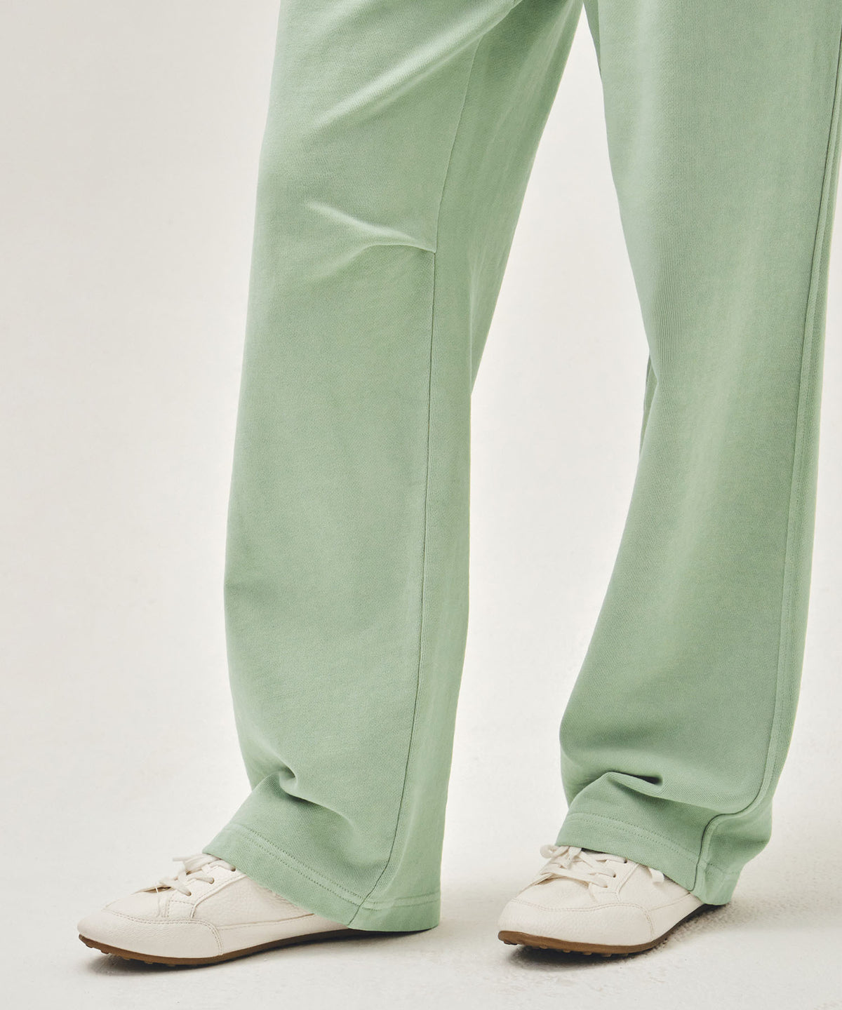 Marithe & Francois Girbaud - Outline Classic Logo Dyeing Tuck Wide Sweat Pants (Mint) product image 2 | TRAB K-Fashion Australia
