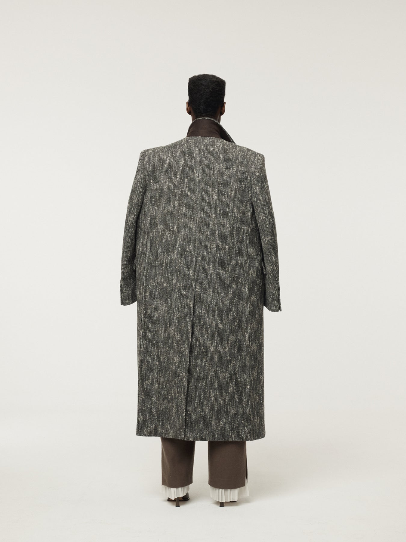 Recto - Sleeve Crease Herringbone Coat (Black) product image 3 | TRAB K-Fashion Australia