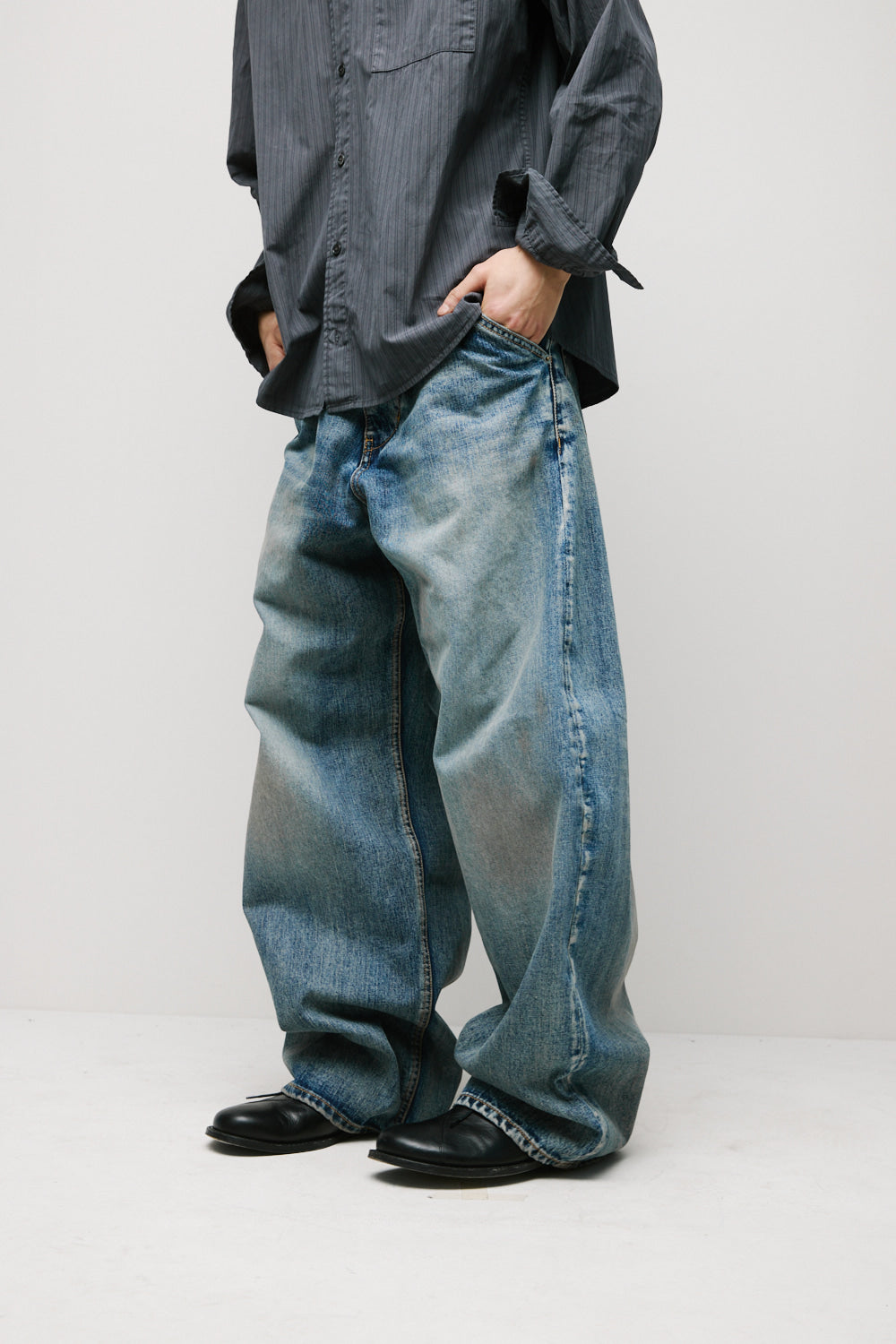 Hatchingroom - Wide Curve Jeans (Faded Blue) product image 10 | TRAB K-Fashion Australia