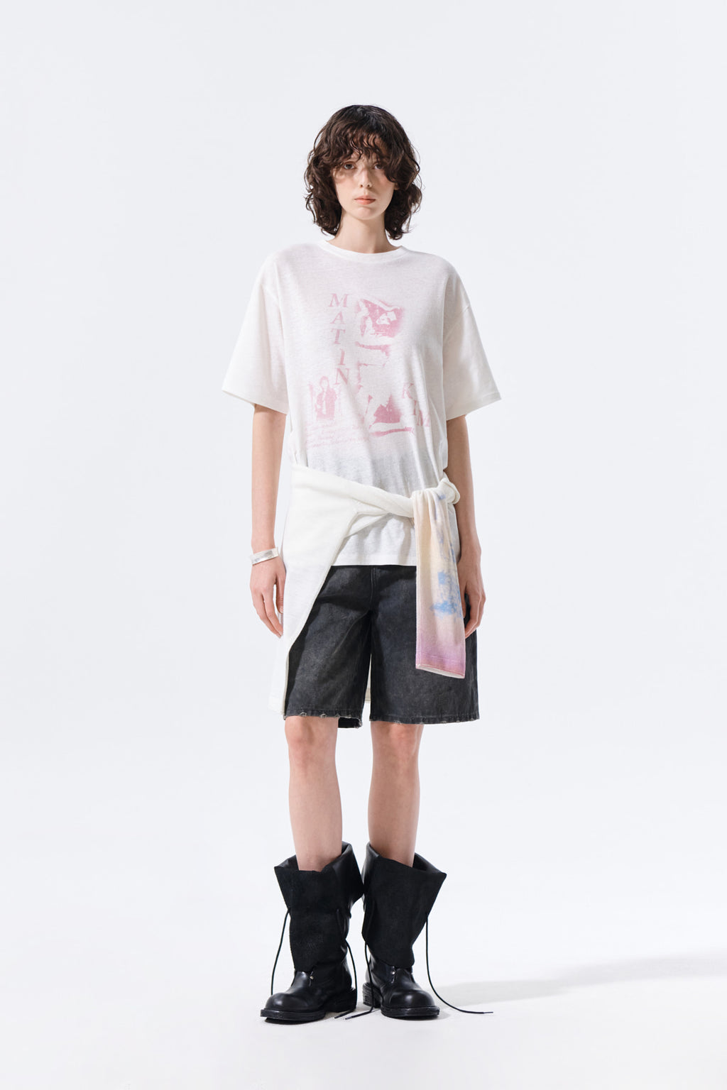 Matin Kim - Portrait Graffiti Logo Top (White) product image 8 | TRAB K-Fashion Australia