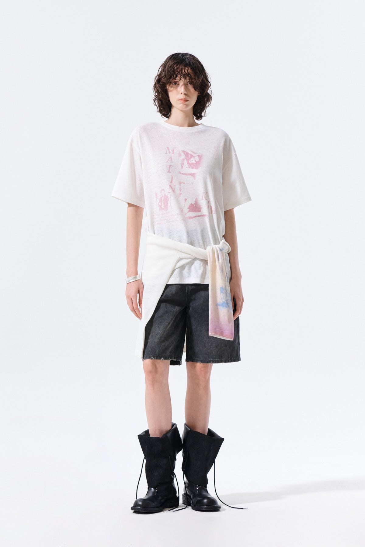Matin Kim - Portrait Graffiti Logo Top (White) product image 8 | TRAB K-Fashion Australia