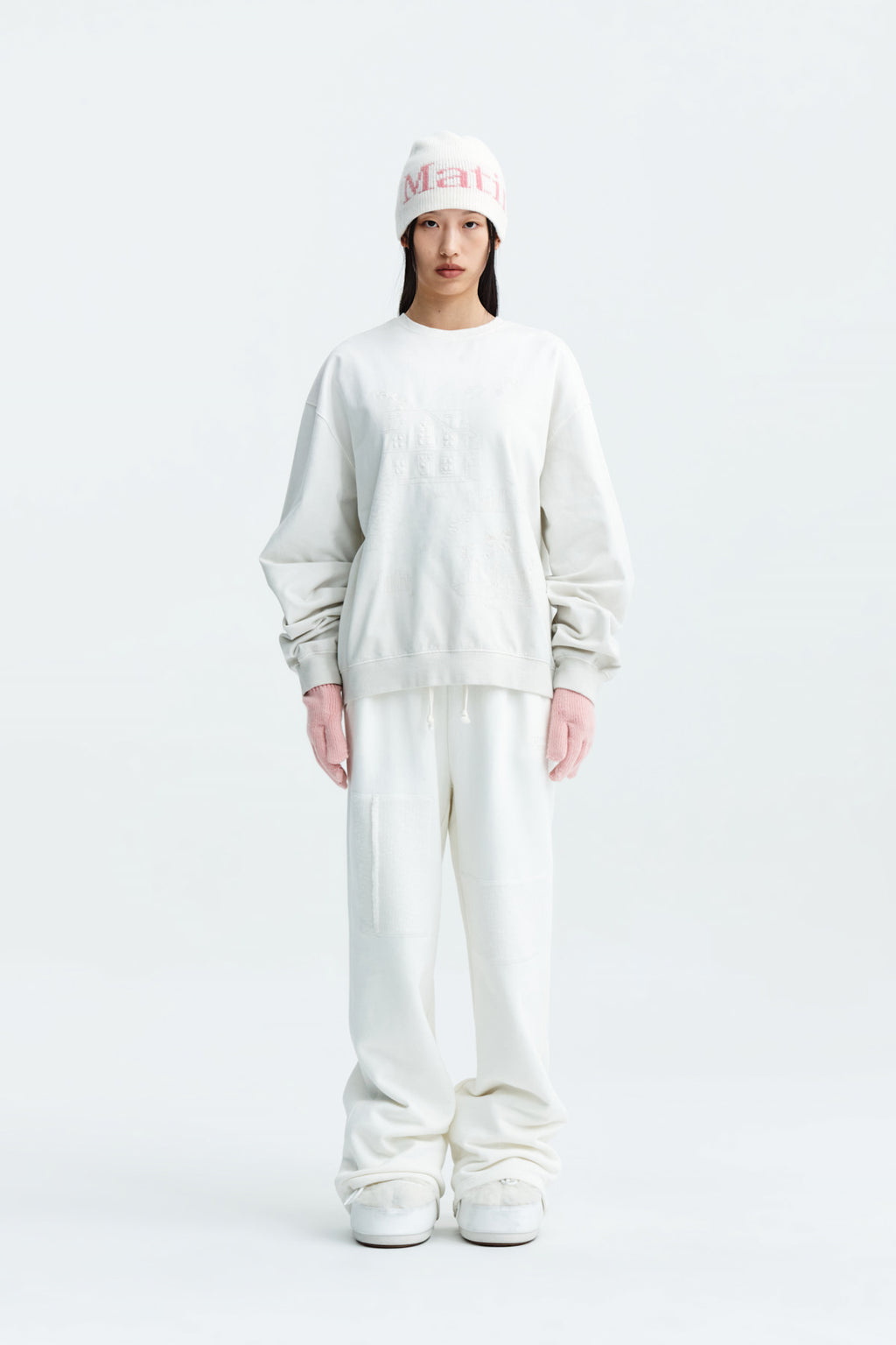 Matin Kim - Patch Point Sweatpants (Ivory) product image 10 | TRAB K-Fashion Australia