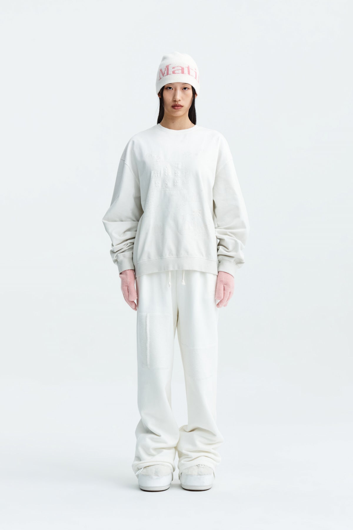 Matin Kim - Patch Point Sweatpants (Ivory) product image 10 | TRAB K-Fashion Australia