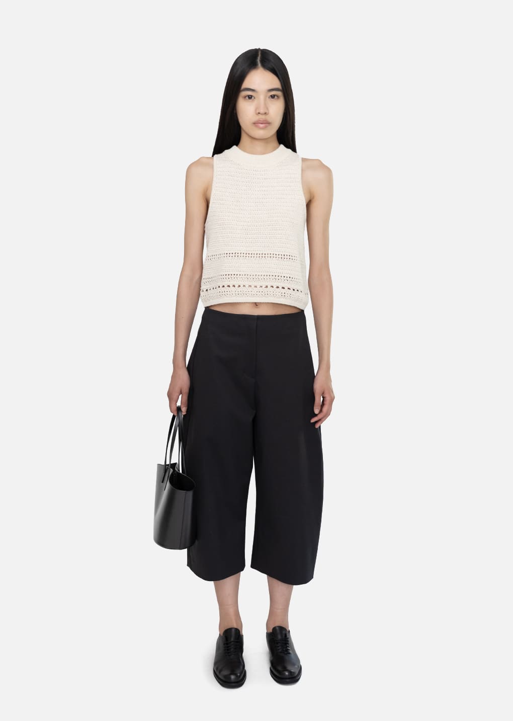 Amomento - Curved Capri Pants (Black) product image 2 | TRAB K-Fashion Australia