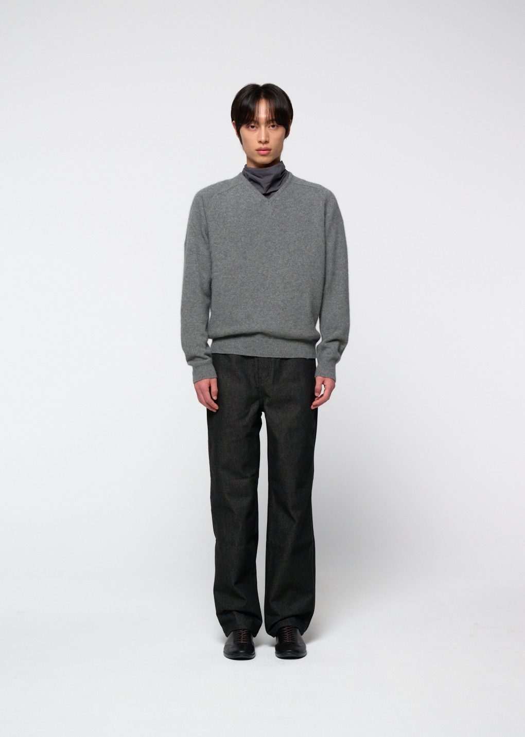 Amomento - Racoon v-neck knit (Grey) product image 17 | TRAB K-Fashion Australia