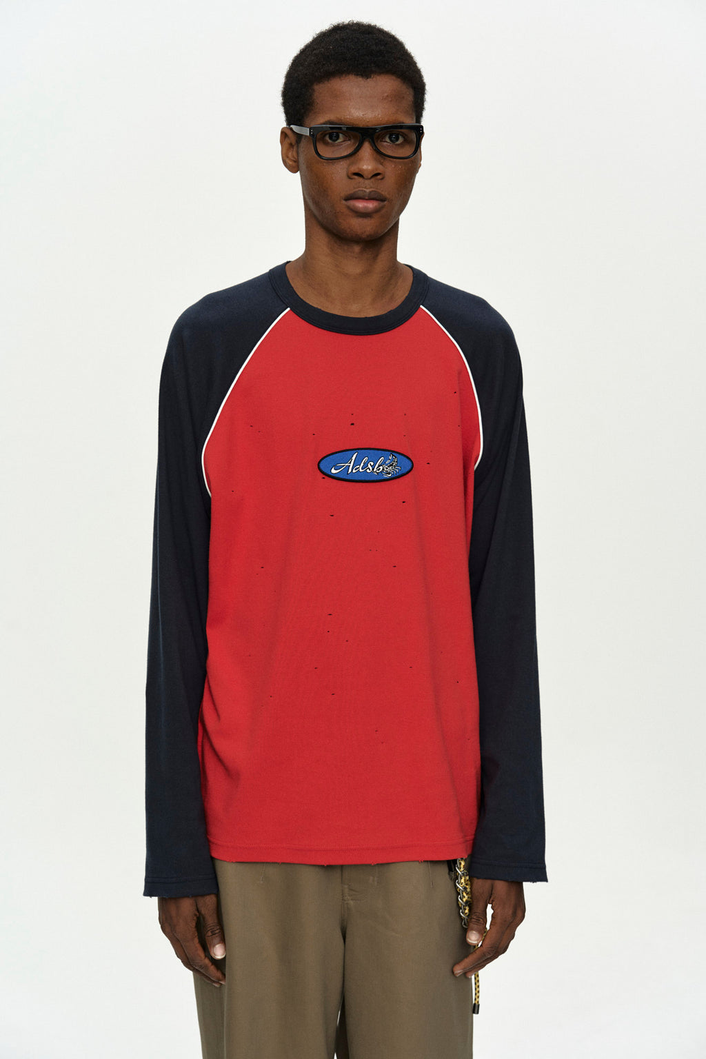 Andersson Bell - Logo Wappen Raglan L/s T-Shirt (Red/Navy) product image 4 | TRAB K-Fashion Australia