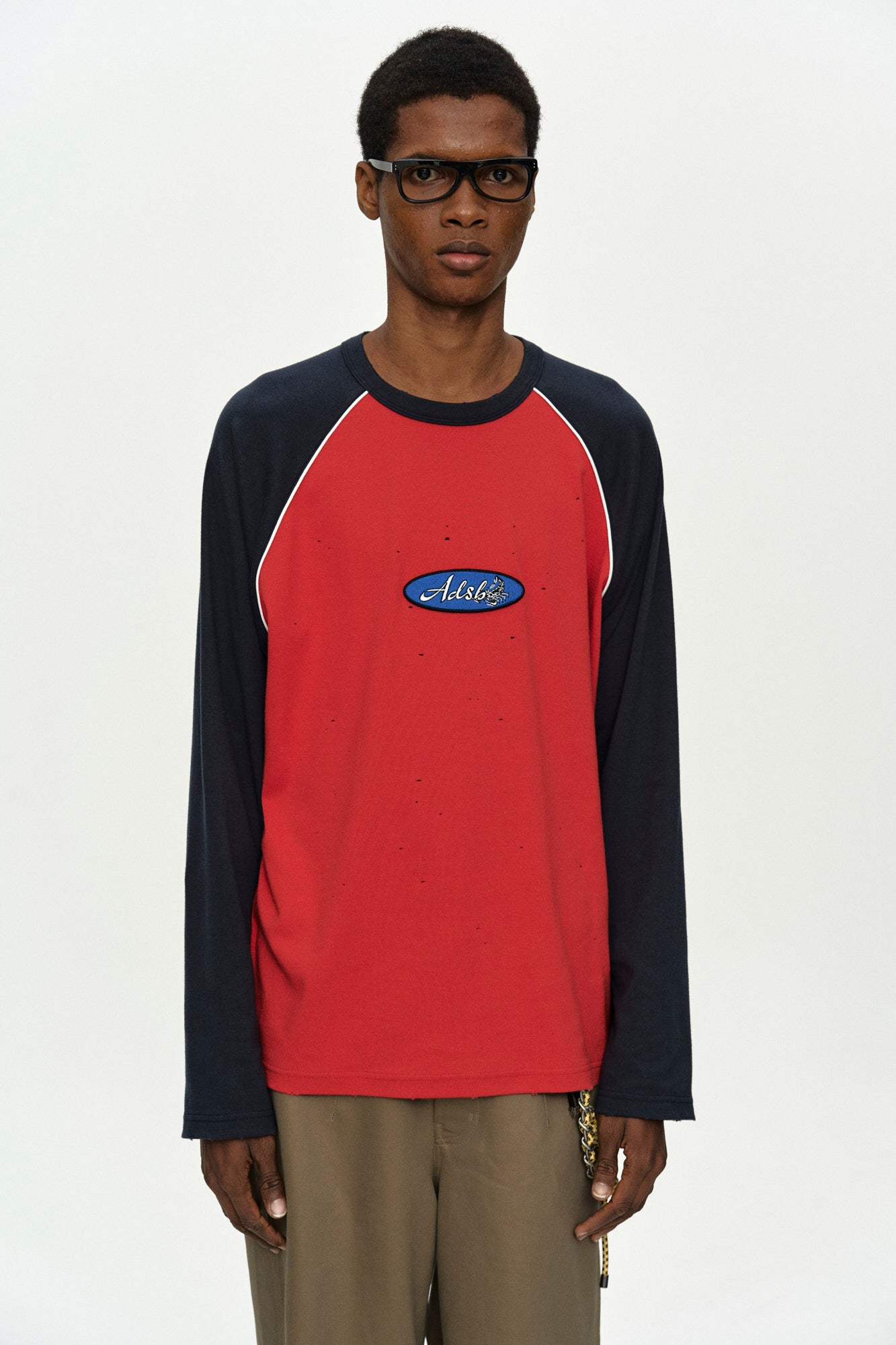 Andersson Bell - Logo Wappen Raglan L/s T-Shirt (Red/Navy) product image 4 | TRAB K-Fashion Australia