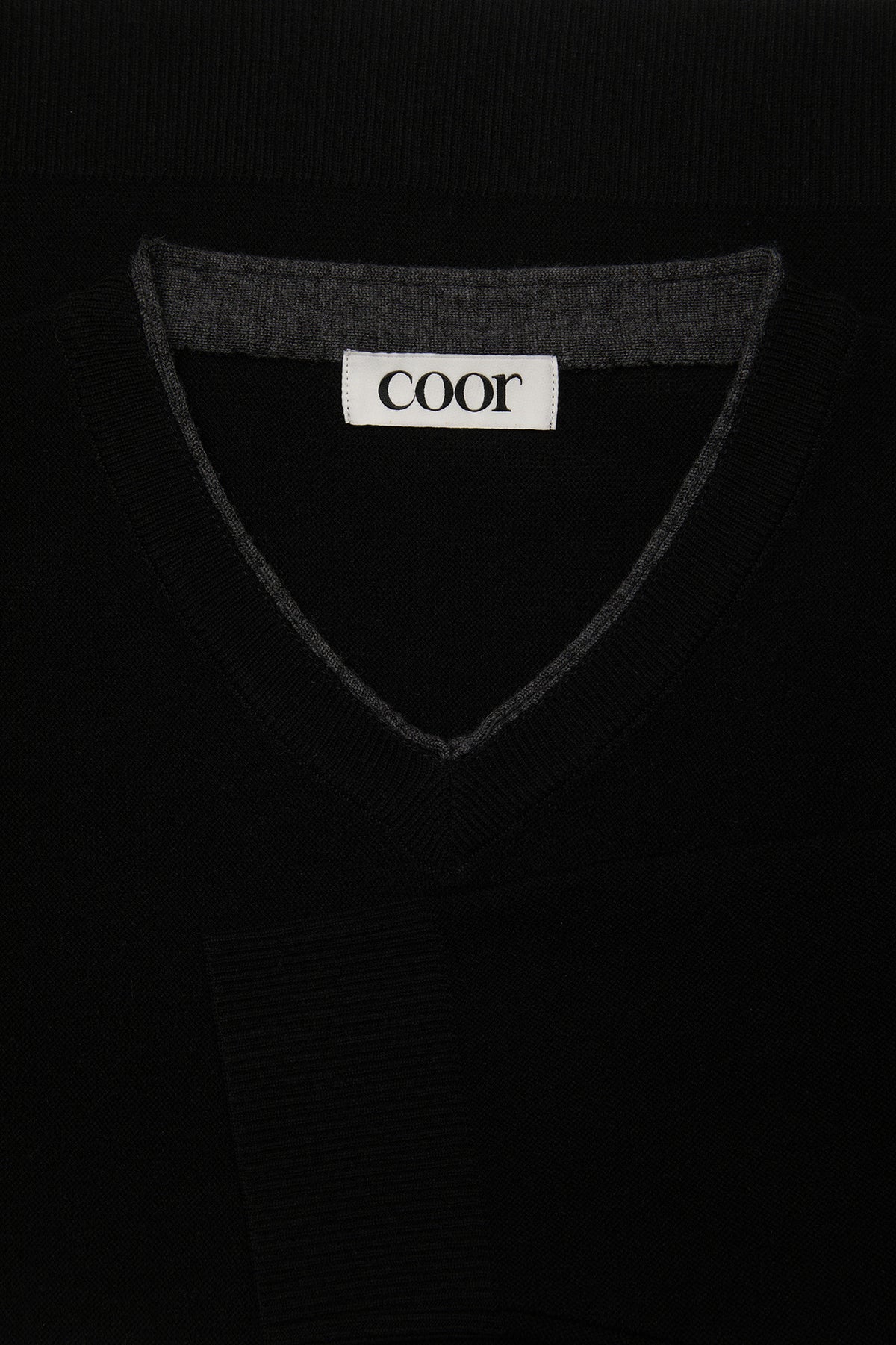 Coor - V-Neck Merino Wool Layered Sweater (Black) product image 5 | TRAB K-Fashion Australia