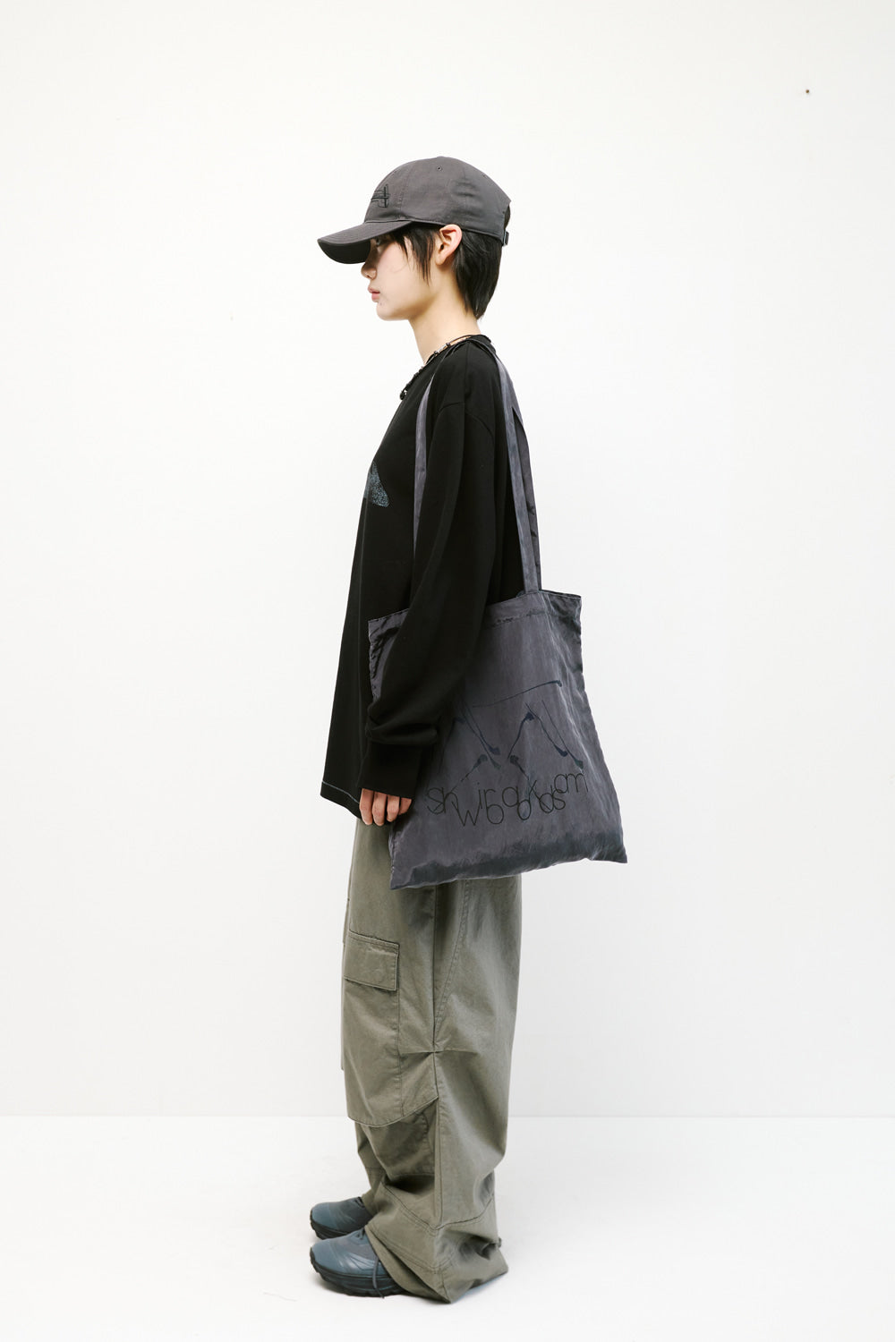 Hatchingroom - Shirakami Woods Tote (Charcoal) product image 5 | TRAB K-Fashion Australia