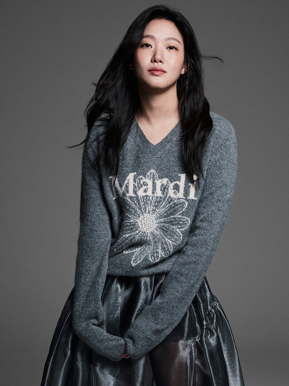 Mardi Mercredi - Raccoon Blended V Neck Flowermardi (Grey Ivory) product image 1 | TRAB K-Fashion Australia