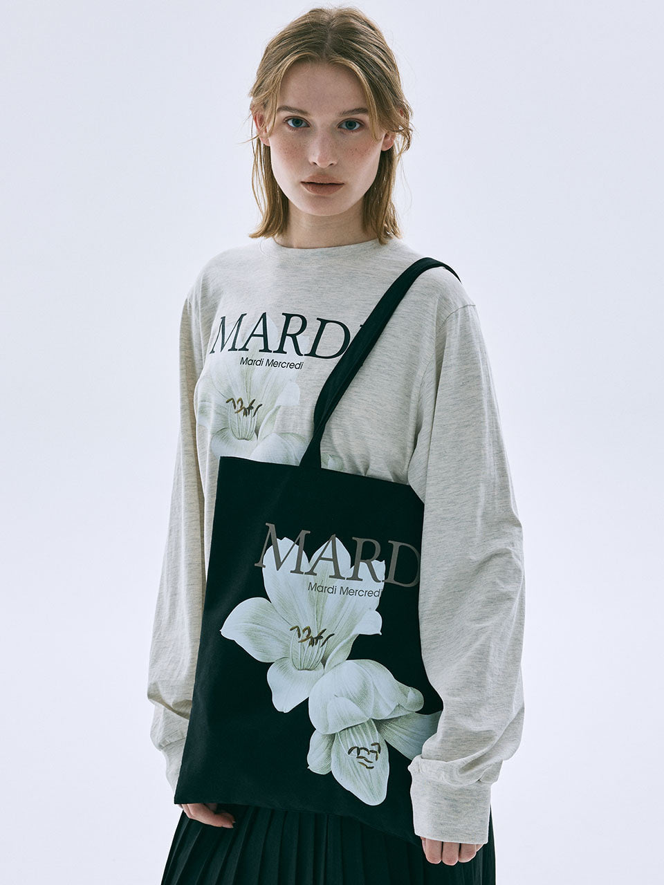 Mardi Mercredi - Canvas Bag Lilies 05 (Black) product image 1 | TRAB K-Fashion Australia