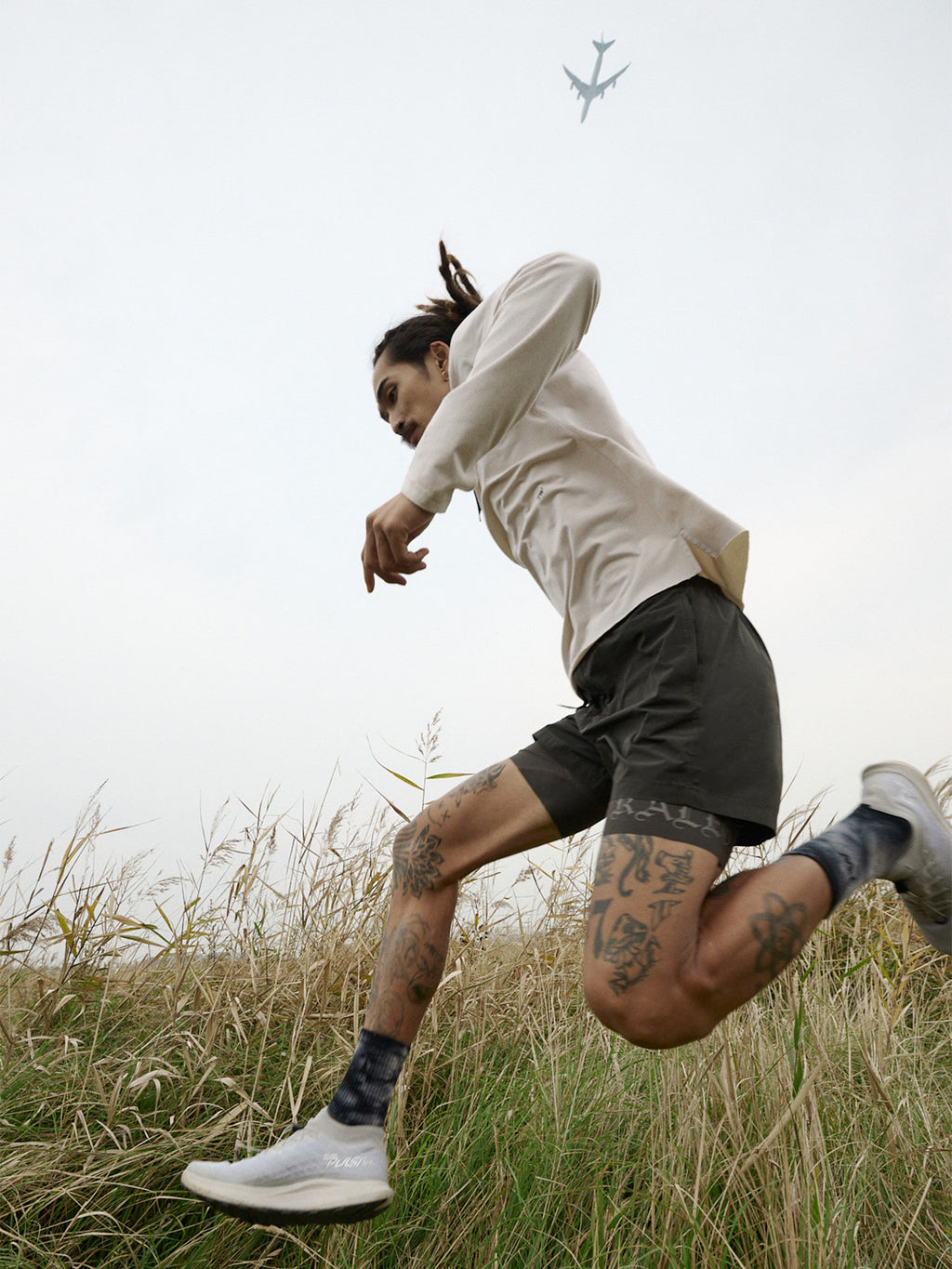 Tonywack - Tw Running Long Sleeves (Ivory) product image 5 | TRAB K-Fashion Australia