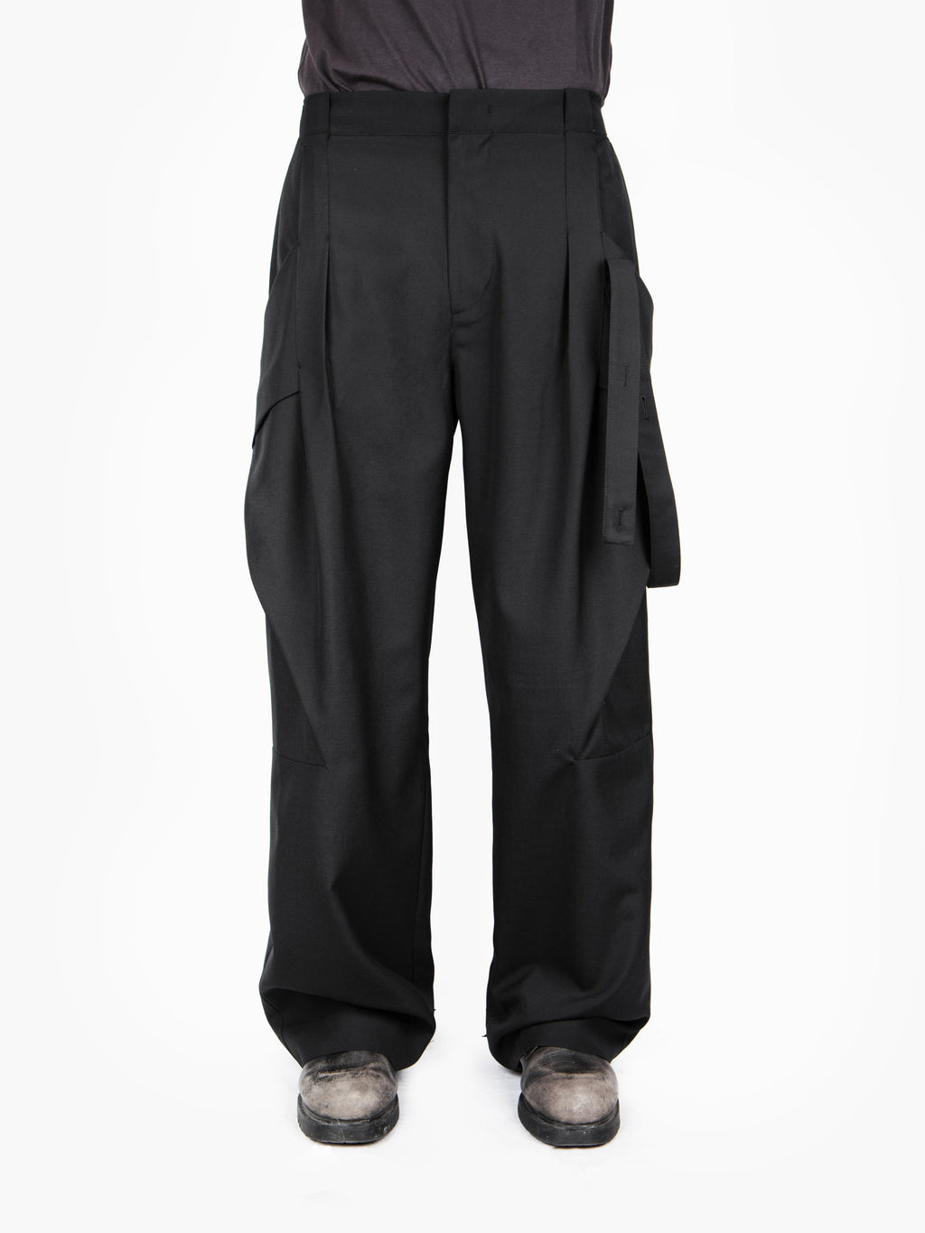 Jiyong Kim - Strap Detailed Wide Trousers (Black) product image 2 | TRAB K-Fashion Australia