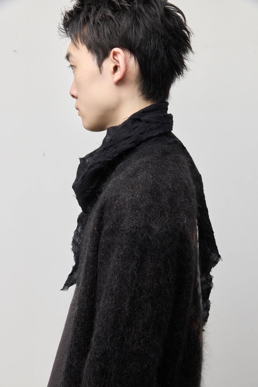 Hatchingroom - Crinkle Gauze Muffler (Black) product image 7 | TRAB K-Fashion Australia