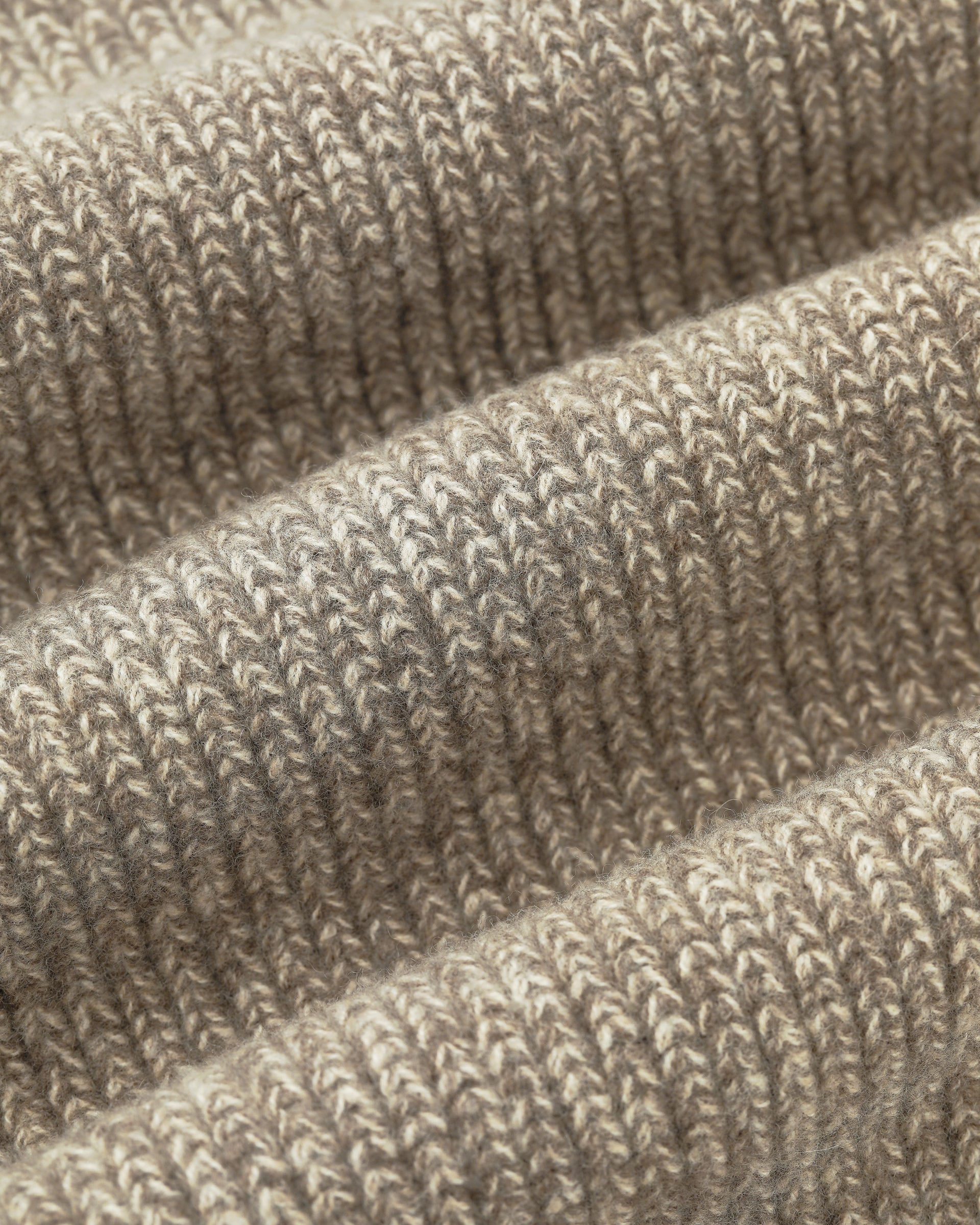 Khakis - Cove Knit Muffler (Pebble) product image 3 | TRAB K-Fashion Australia