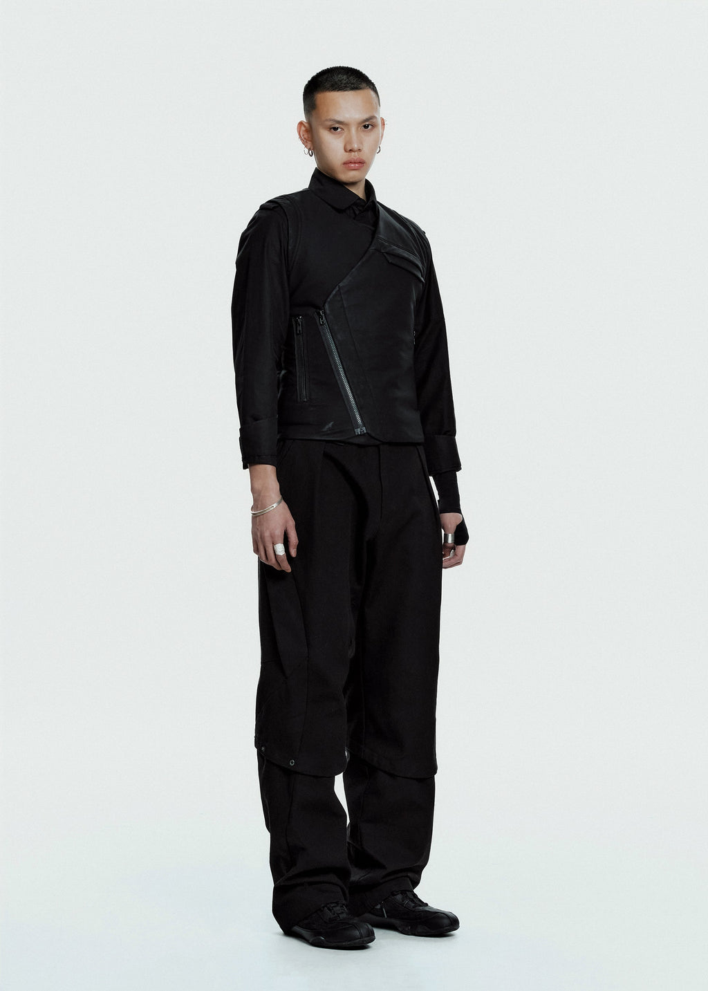 Hyein Seo - Convertible Cargo Pants (Black) product image 3 | TRAB K-Fashion Australia