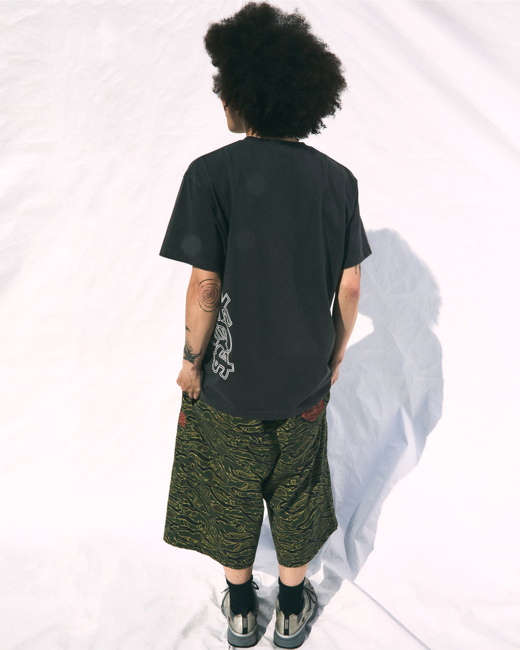 yeseyesee - Hardcore Tee (Charcoal) product image 8 | TRAB K-Fashion Australia
